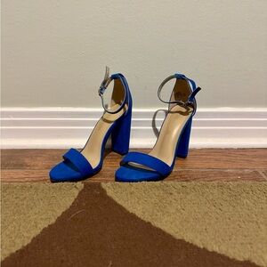 Dream Pairs block heel, bright blue sandals. Ankle strap. Size 5.5.